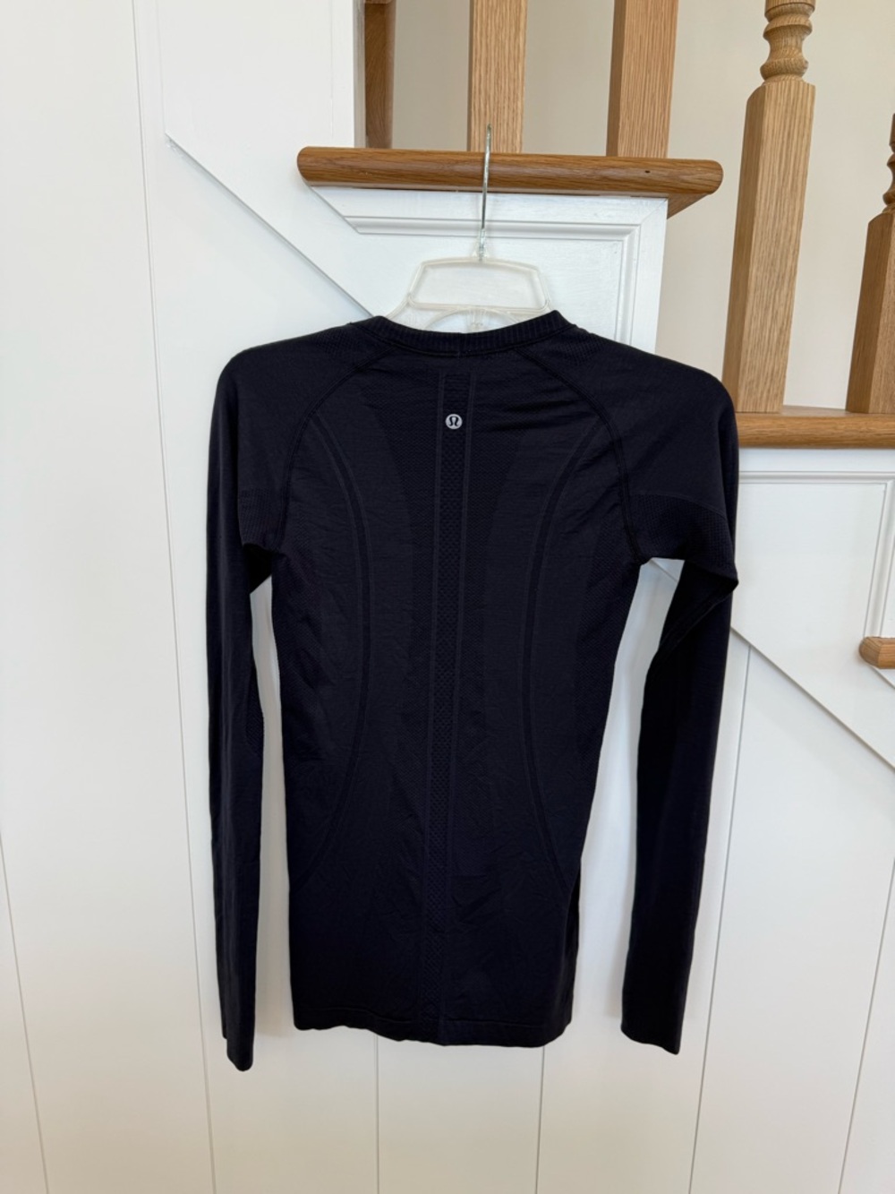 Lululemon swiftly navy size 4